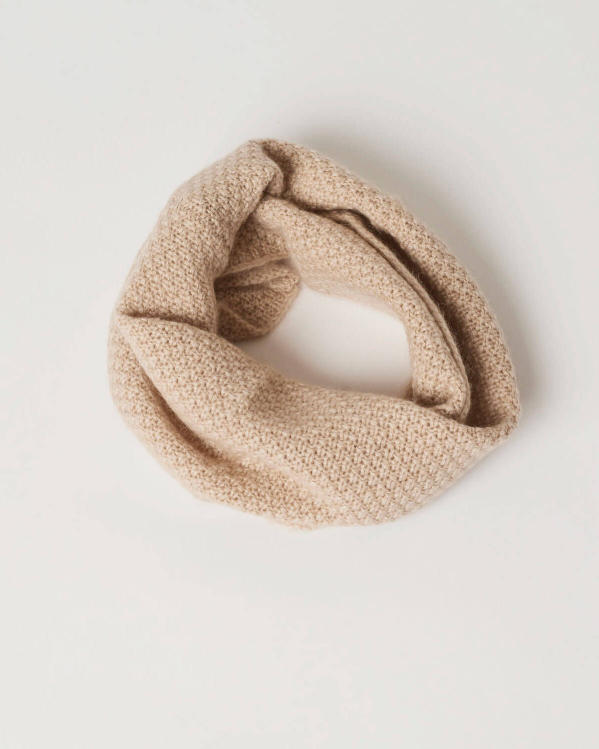 Halsedisse i 100% lys naturfarvet cashmere