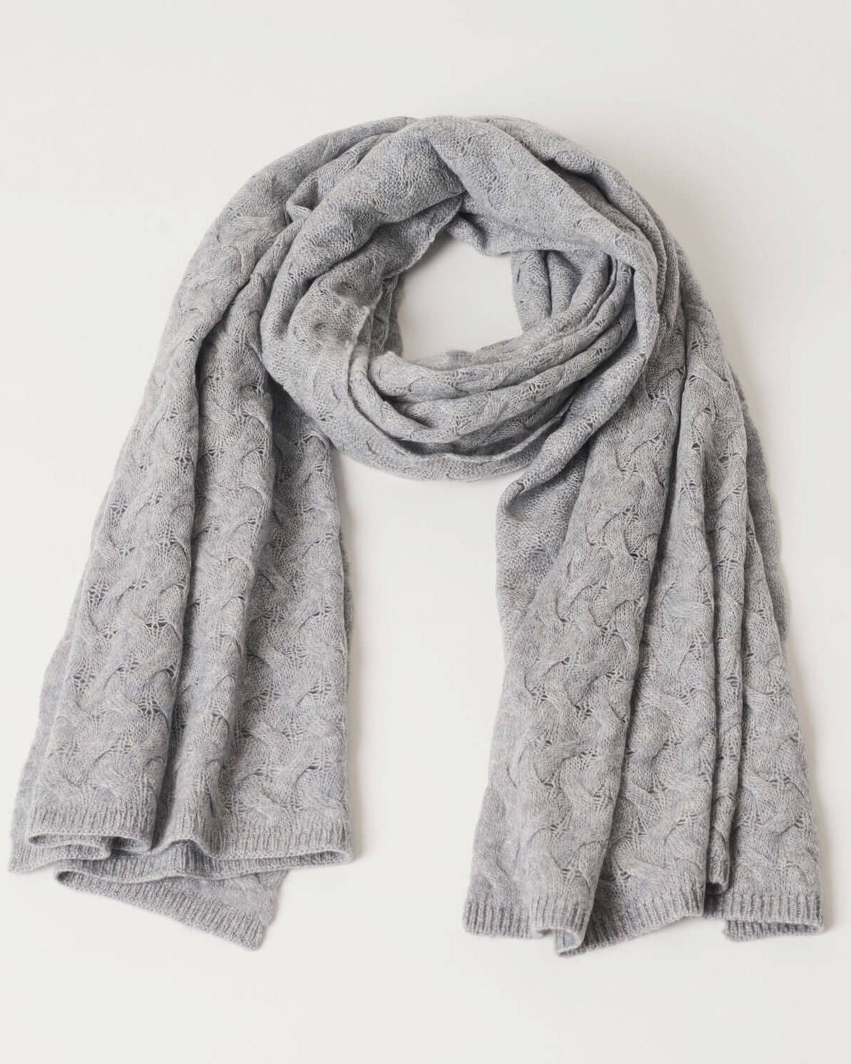 Undarmaa's mønsterstrikkede cashmere tørklæde i lys grå