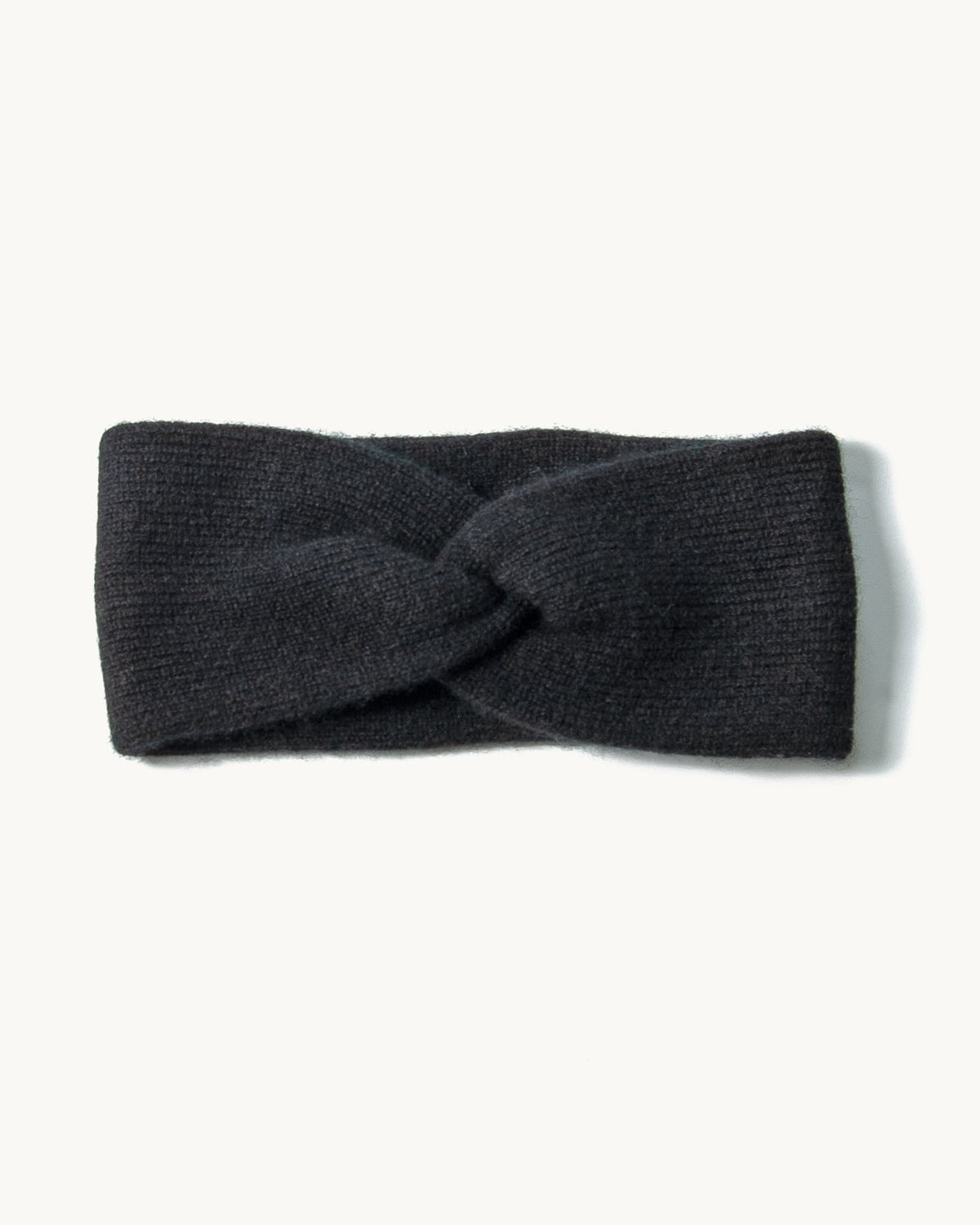 Sammenfoldet cashmere pandebånd i Black.