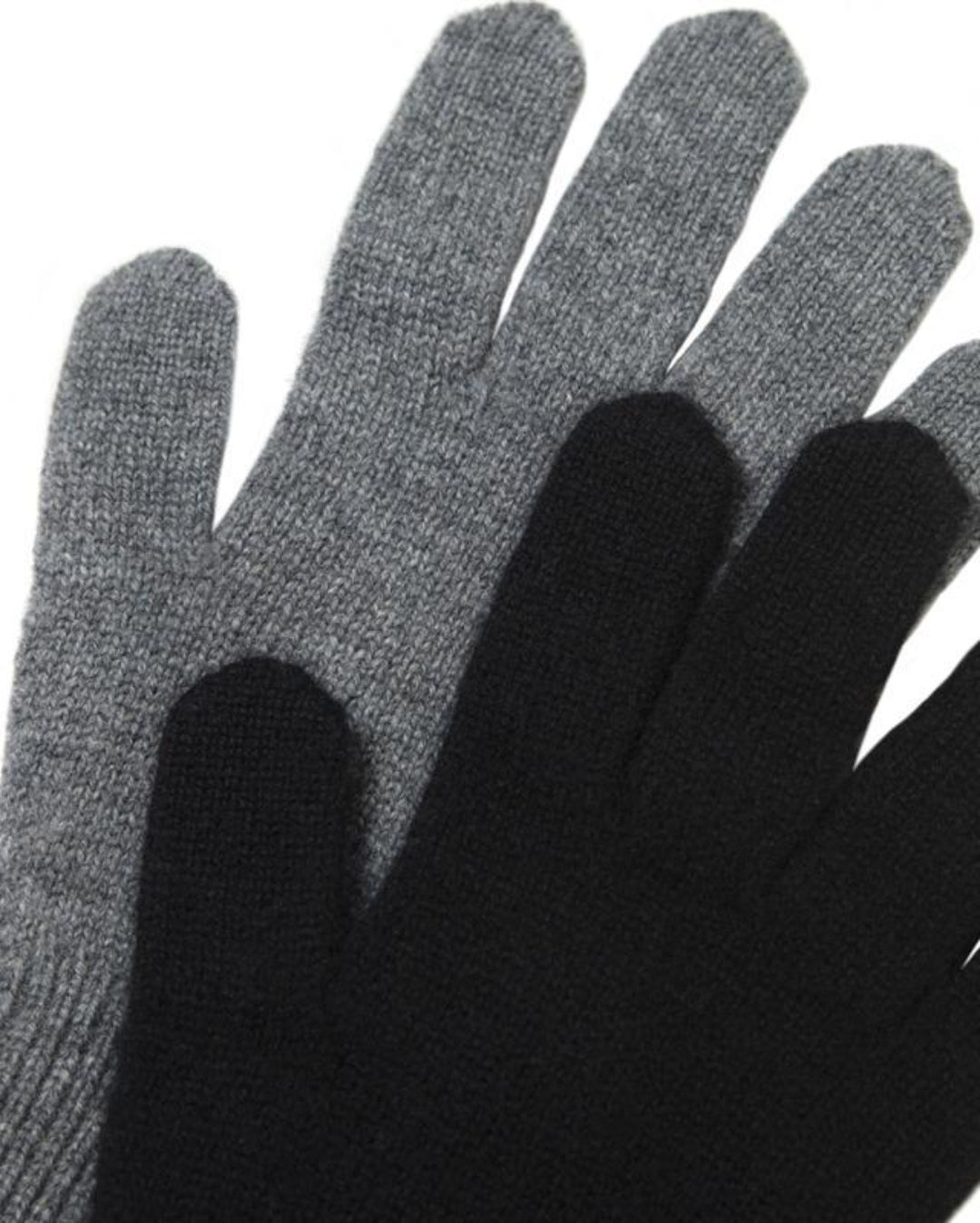 Nærbillede af Undarmaa cashmere handske, der viser den fine strikkvalitet.