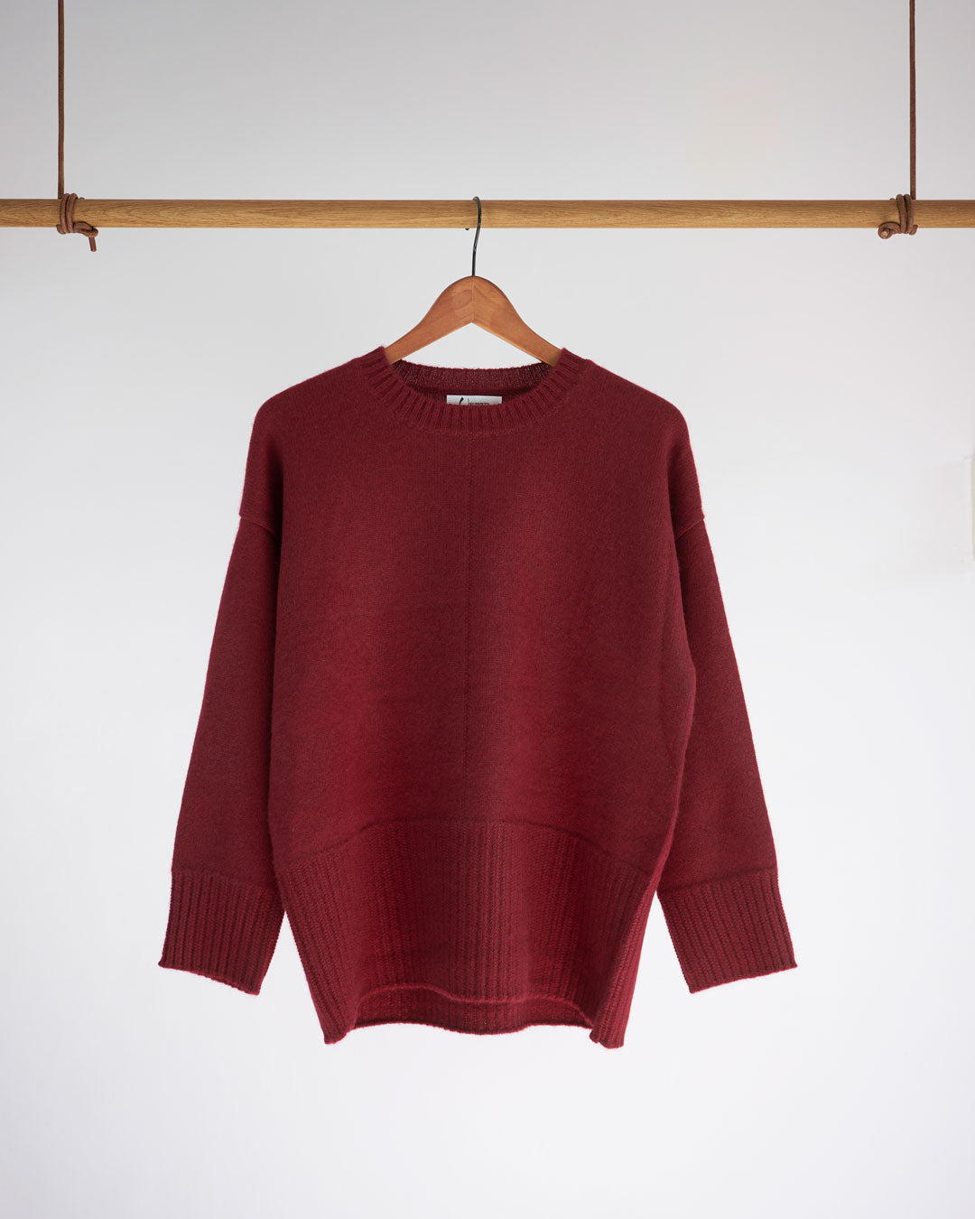 Saran cashmere pullover i farven bordeaux