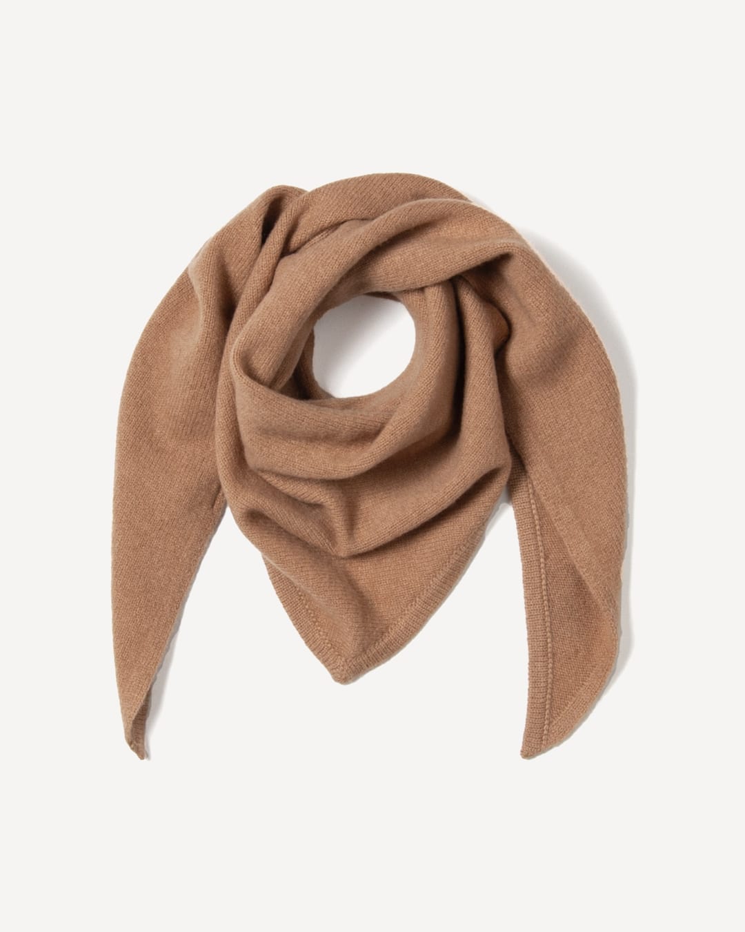 Nahia tørklæde i cashmere, farve Camel, fotograferet liggende
