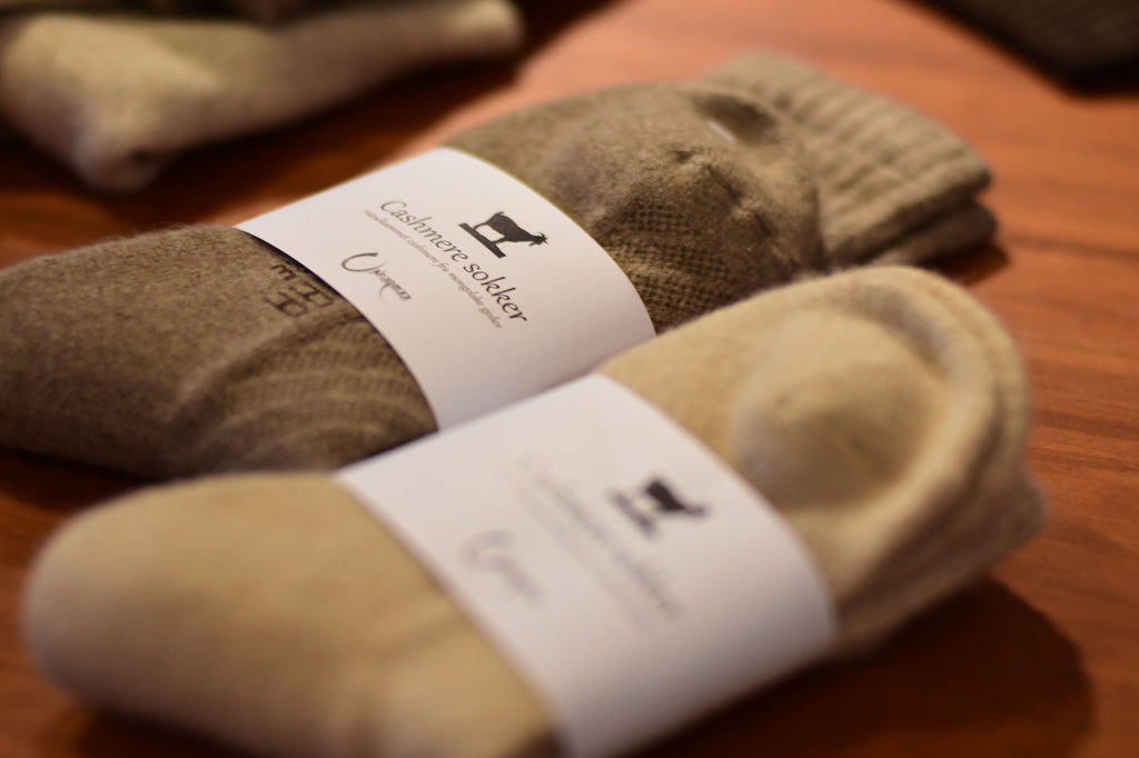 Den ultimative guide til cashmere sokker: Luksus til dine fødder