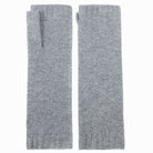 Et par grå cashmere håndledsvarmere