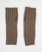 Eeltei cashmere håndledsvarmere strikket af kvinder i deres eget hjem i Ulan Bator. 