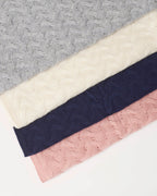 Undarmaa's mønsterstrikkede cashmere tørklæde i lys grå, hvid, marineblå og rosa 