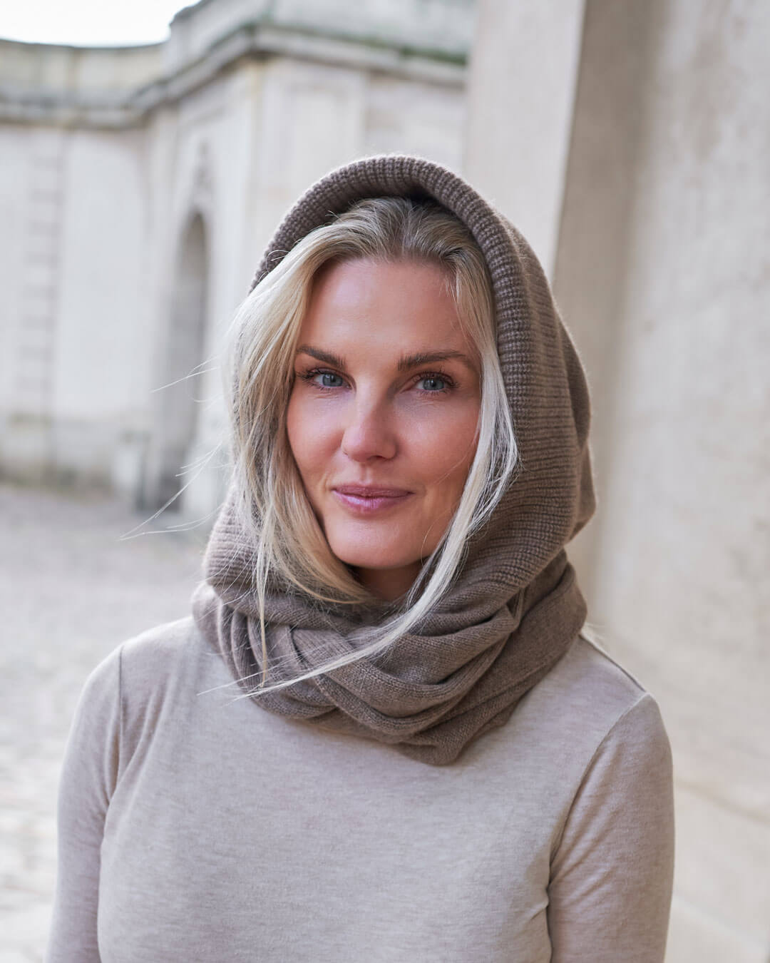 Munkh Cashmere Hood Scarf