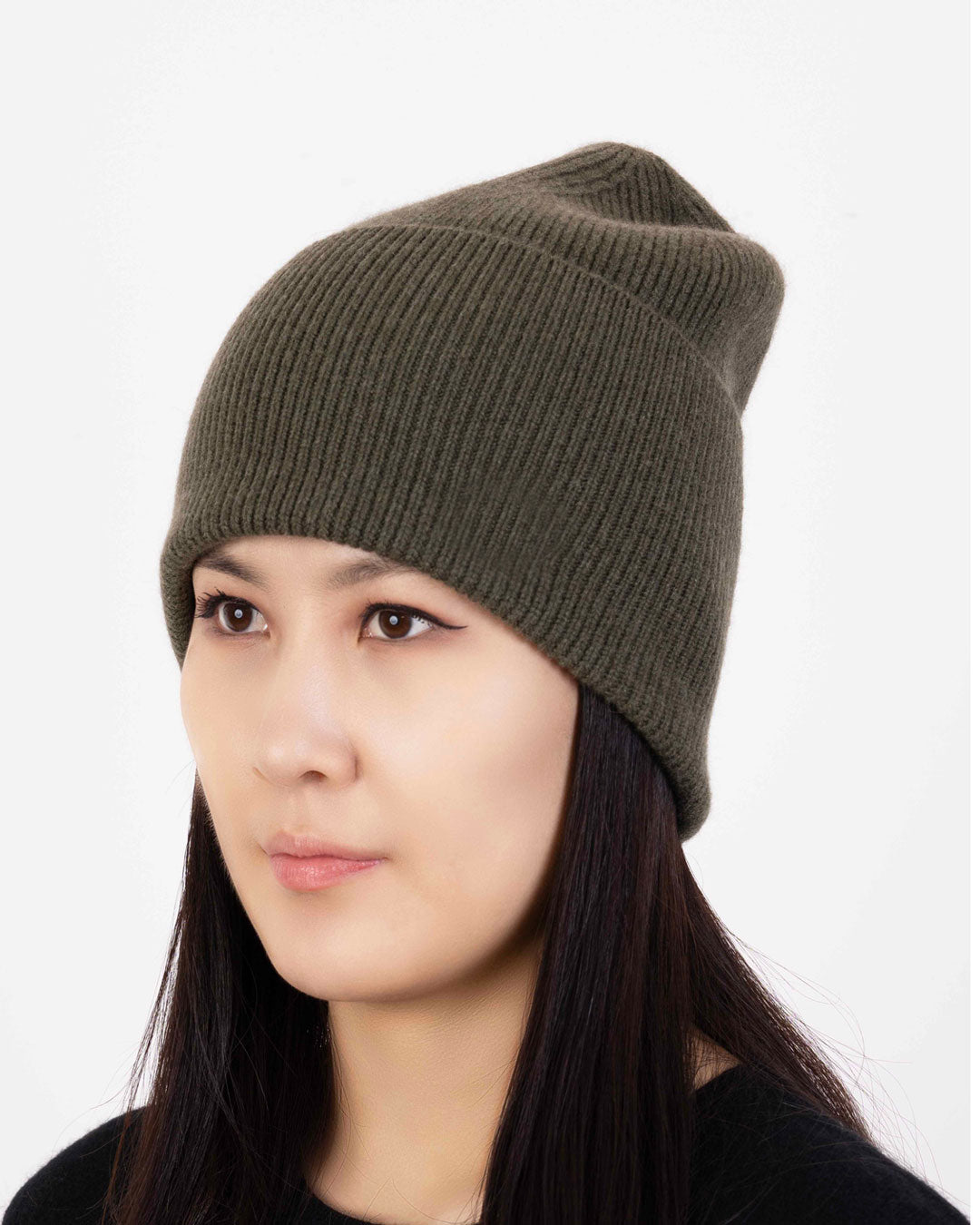 Nara Cashmere Hue i farven Army Green