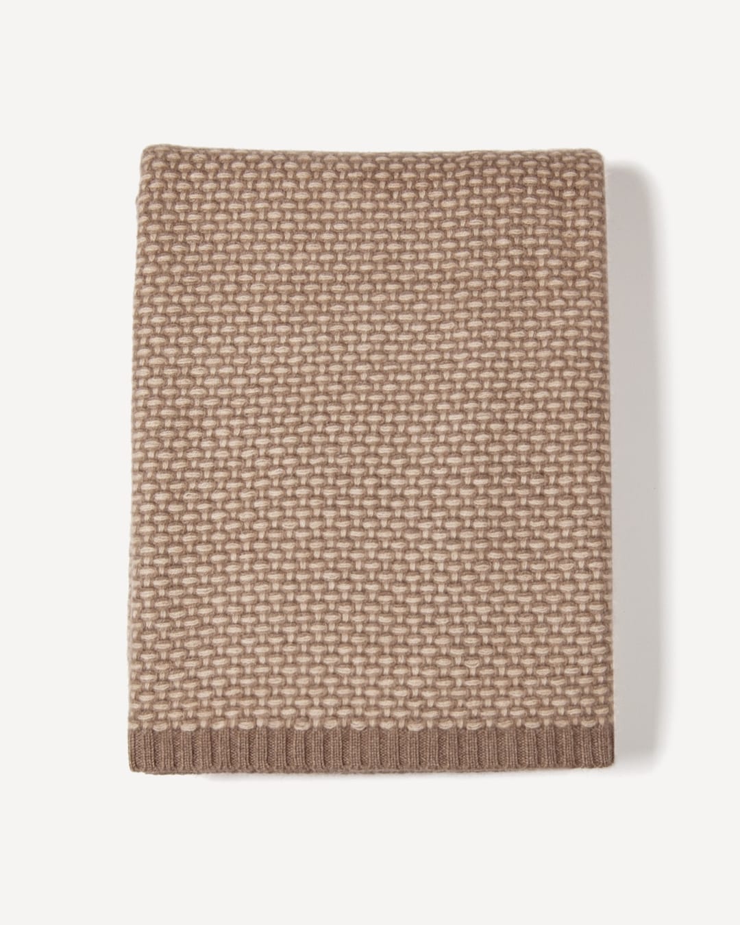 Kherlen plaid i cashmere, farve Natural sand / taupe, fotograferet liggende