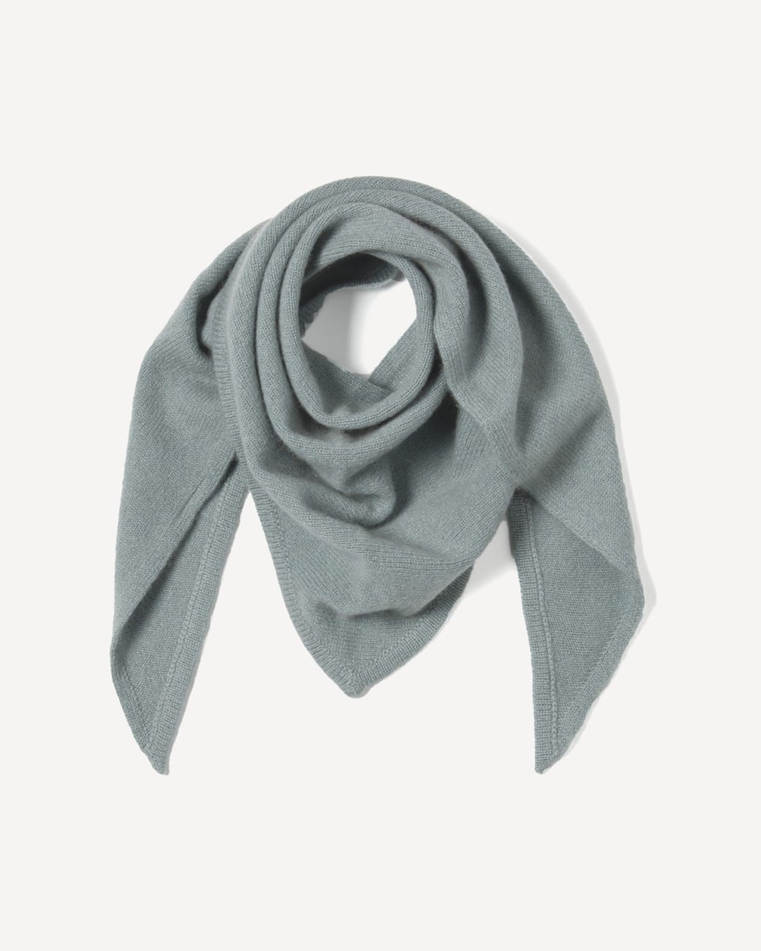 Nahia tørklæde i cashmere, farve Dusty blue, fotograferet liggende