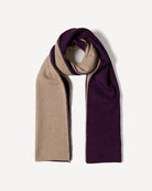 Tarla to-farvet halstørklæde i cashmere, farve Heather, fotograferet liggende