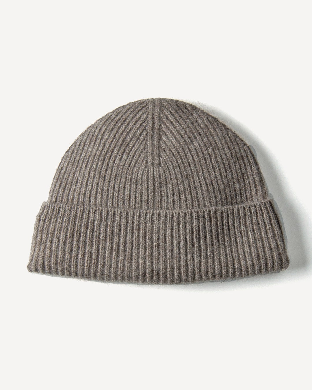 Tuul hue i natural platinum grey, på lys baggrund