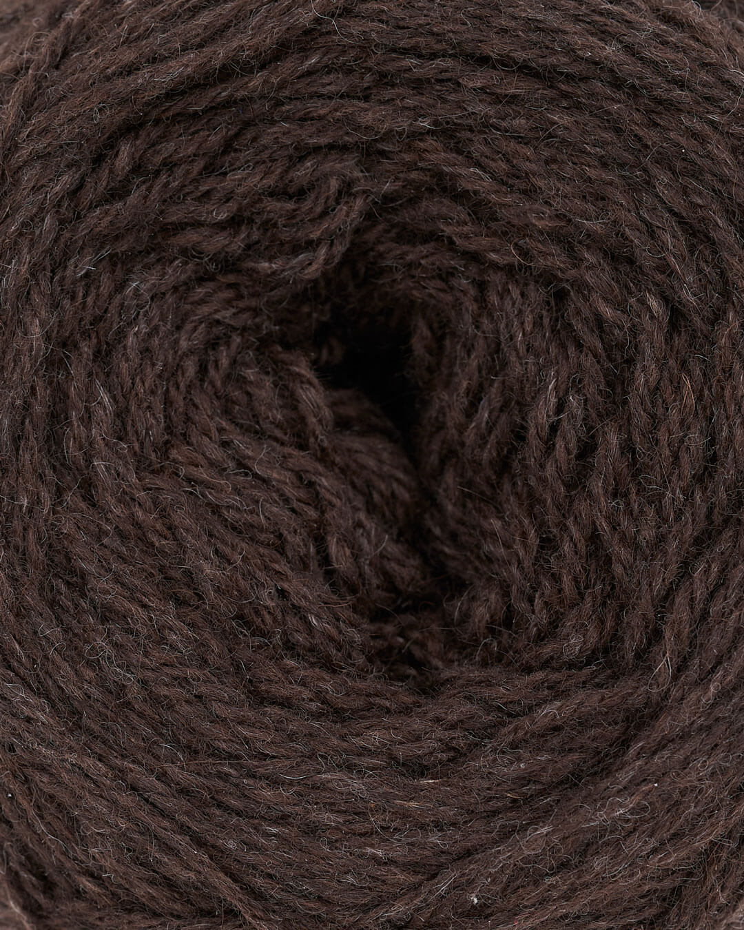 Nørbillede af yakuld garnnøgle i yak brown.