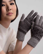 Tsolmon yakuld handsker i farverne Platinum Grey og Sort