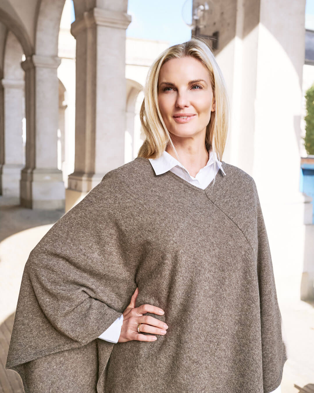 Khulan Yakuld Poncho