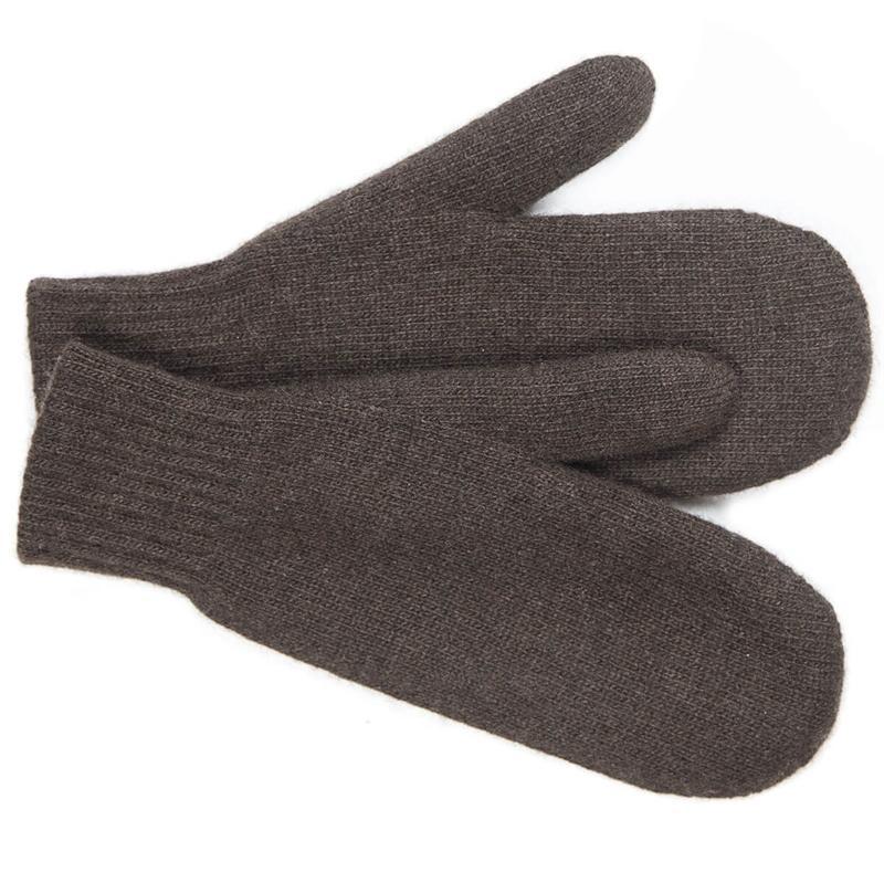 Vanter på hvid baggrund, der viser den dybe mørkebrune farve.