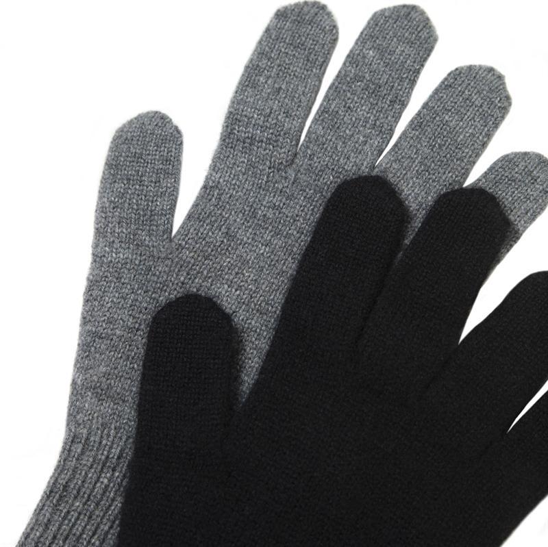 Nærbillede af Undarmaa cashmere handske, der viser den fine strikkvalitet.